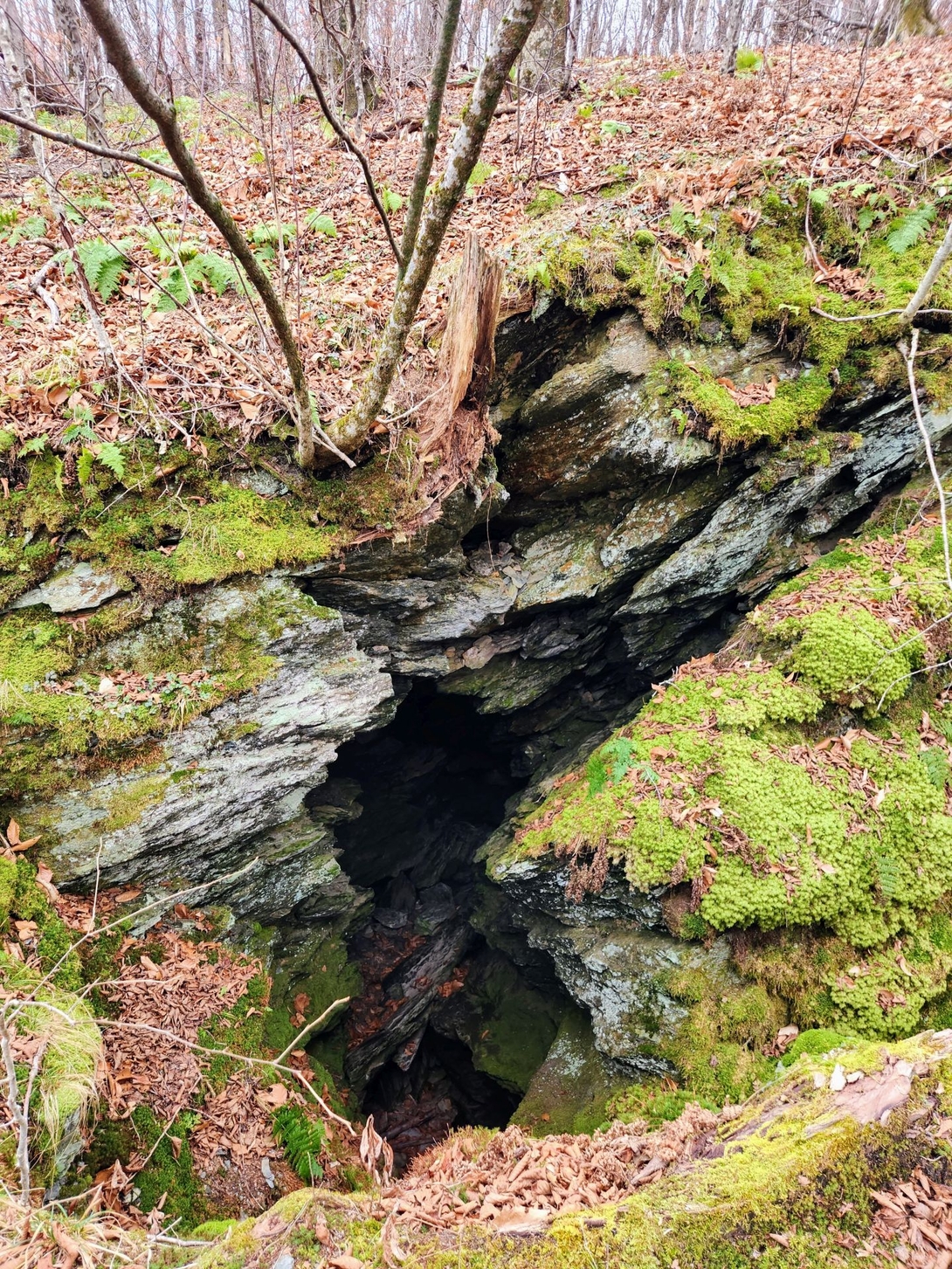 the snow hole... shale crack in the earth.